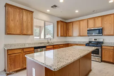 672 W Vuelta Buril, Sahuarita, AZ 85629 - Photo 4