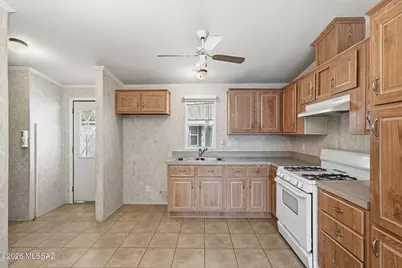 6195 S Black Water Drive, Tucson, AZ 85706 - Photo 10