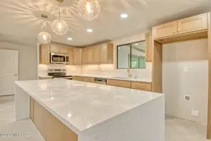 8261 E 18th St, Tucson, AZ 85710 - Photo 6