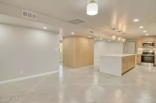 8261 E 18th St, Tucson, AZ 85710 - Photo 12