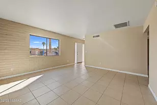 6755 E Hawk Dr, Tucson, AZ 85730 - Photo 6