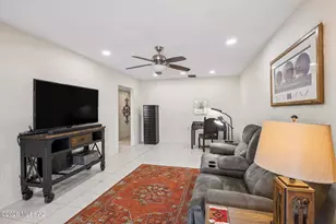 1073 N Paseo Iris, Green Valley, AZ 85614 - Photo 14