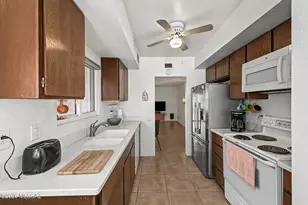 304 N Calle De Las Profetas, Green Valley, AZ 85614 - Photo 2