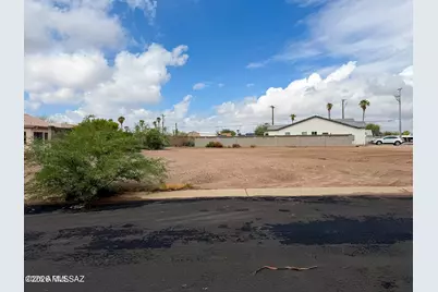 8964 W Century Drive, Arizona City, AZ 85123 - Photo 6
