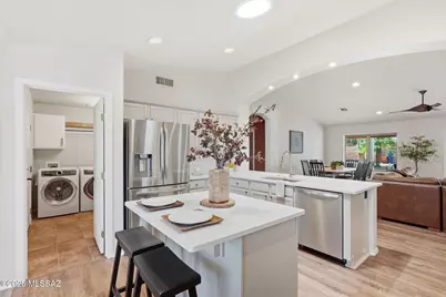 1950 E Desert Lark Pass, Green Valley, AZ 85614 - Photo 16