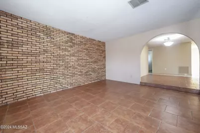 9811 E 5th Street, Tucson, AZ 85748 - Photo 4