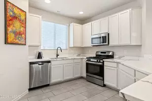8928 E Wright School Loop, Tucson, AZ 85715 - Photo 6