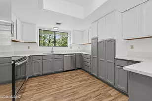 1750 W Camino Urbano, Green Valley, AZ 85622 - Photo 14