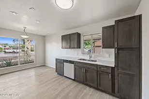 458 S Kenyon Dr, Tucson, AZ 85710 - Photo 2