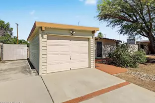 6617 E Nelson Dr, Tucson, AZ 85730 - Photo 2