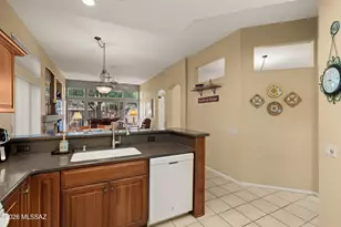 13885 N Sutherland Wash Way, Oro Valley, AZ 85755 - Photo 12
