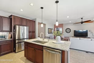 752 N Skywalker Pl, Green Valley, AZ 85614 - Photo 16