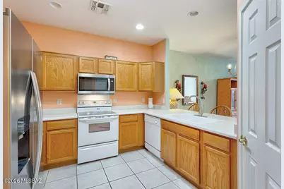 625 W Woodfield Court, Green Valley, AZ 85614 - Photo 6