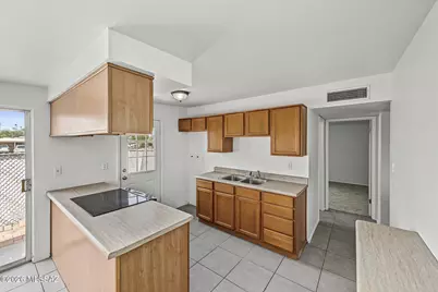 8126 E Baker Drive, Tucson, AZ 85710 - Photo 2