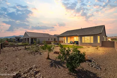 1629 E Balestra Way, Green Valley, AZ 85614 - Photo 10