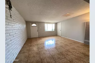 5739 E 24th Street, Tucson, AZ 85711 - Photo 2