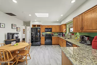 120 W Calle Frambuesa, Green Valley, AZ 85614 - Photo 2
