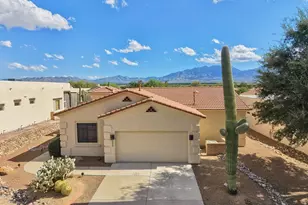 2687 S Ridge Top Dr, Green Valley, AZ 85614 - Photo 2