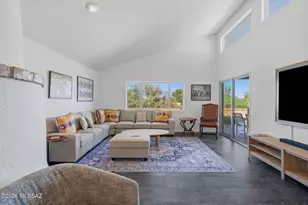 736 W Desert Hills Dr, Green Valley, AZ 85622 - Photo 14