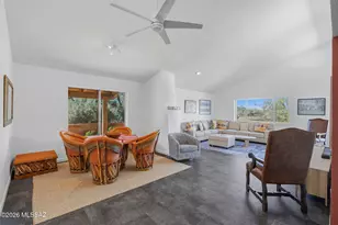 736 W Desert Hills Dr, Green Valley, AZ 85622 - Photo 10