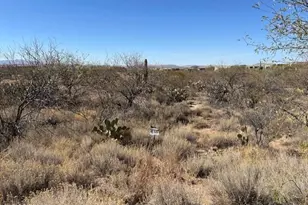 211 N Scenic Vista Dr, Sahuarita, AZ 85629 - Photo 1
