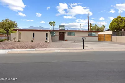 8425 E Hawthorne Street, Tucson, AZ 85710 - Photo 1