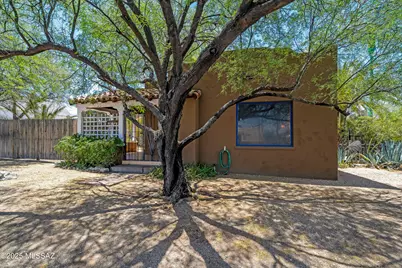 1300 E Grant Road, Tucson, AZ 85719 - Photo 1