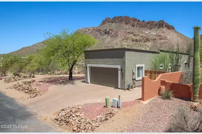 6056 W 10 Star Drive, Tucson, AZ 85713 - Photo 1