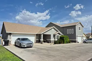 417 N 1st Ave, Thatcher, AZ 85552 - Photo 1