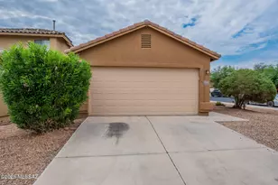 555 W Cedar Chase Dr, Green Valley, AZ 85614 - Photo 1