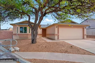 651 S Chimney Canyon Dr, Tucson, AZ 85748 - Photo 1