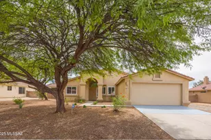 8616 E Esselmont Dr E, Tucson, AZ 85747 - Photo 1