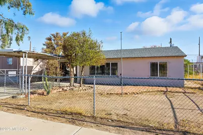 727 W Budmoore Terrace, Tucson, AZ 85705 - Photo 1