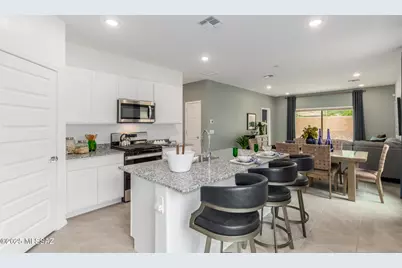 10040 N Bakeri Drive N, Marana, AZ 85653 - Photo 1
