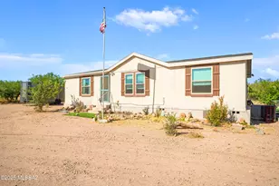 1895 N George Patton Rd, Huachuca City, AZ 85616 - Photo 1