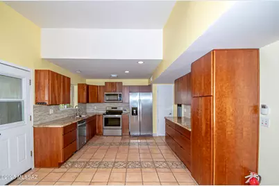 8820 E Shenandoah Place, Tucson, AZ 85710 - Photo 1