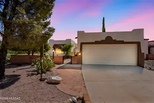 990 N Camino De Luz, Green Valley, AZ 85614 - Photo 1