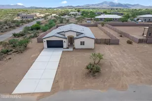 913 N Blue Slate Dr N, Vail, AZ 85641 - Photo 1