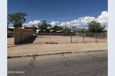 670 W Wyoming Street #B, Tucson, AZ 85713 - Photo 1