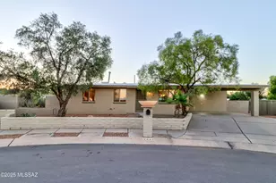 7394 N Dickinson Pl, Tucson, AZ 85741 - Photo 1