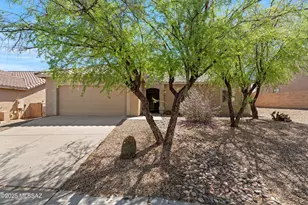 8008 N Iron Ridge Dr, Tucson, AZ 85743 - Photo 1