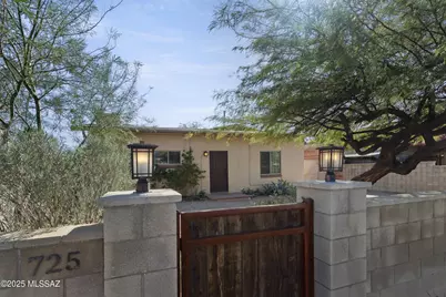 725 W Paris Promenade, Tucson, AZ 85705 - Photo 1