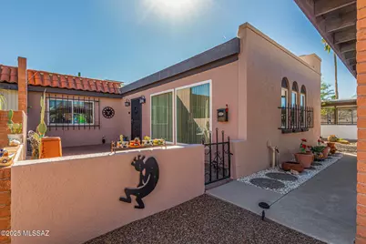 306 N Calle Del Diablo, Green Valley, AZ 85614 - Photo 1