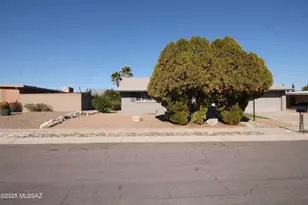 8615 E Bellevue Pl, Tucson, AZ 85715 - Photo 1