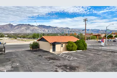 3854 E Fort Lowell Road, Tucson, AZ 85716 - Photo 1