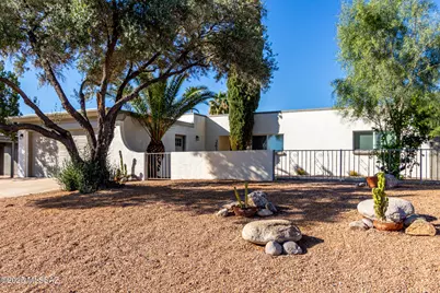 2418 S Palm Springs Drive, Tucson, AZ 85710 - Photo 1