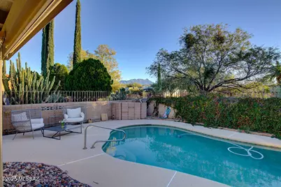 121 W Paseo Recortado, Green Valley, AZ 85614 - Photo 1