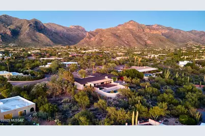 1502 E Indian Wells Road, Tucson, AZ 85718 - Photo 1