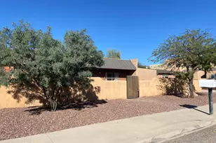 1031 E Irwin Pl, Tucson, AZ 85719 - Photo 1