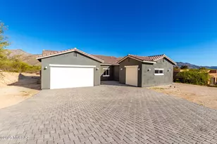 9055 E Bear Canyon Pl, Tucson, AZ 85749 - Photo 1